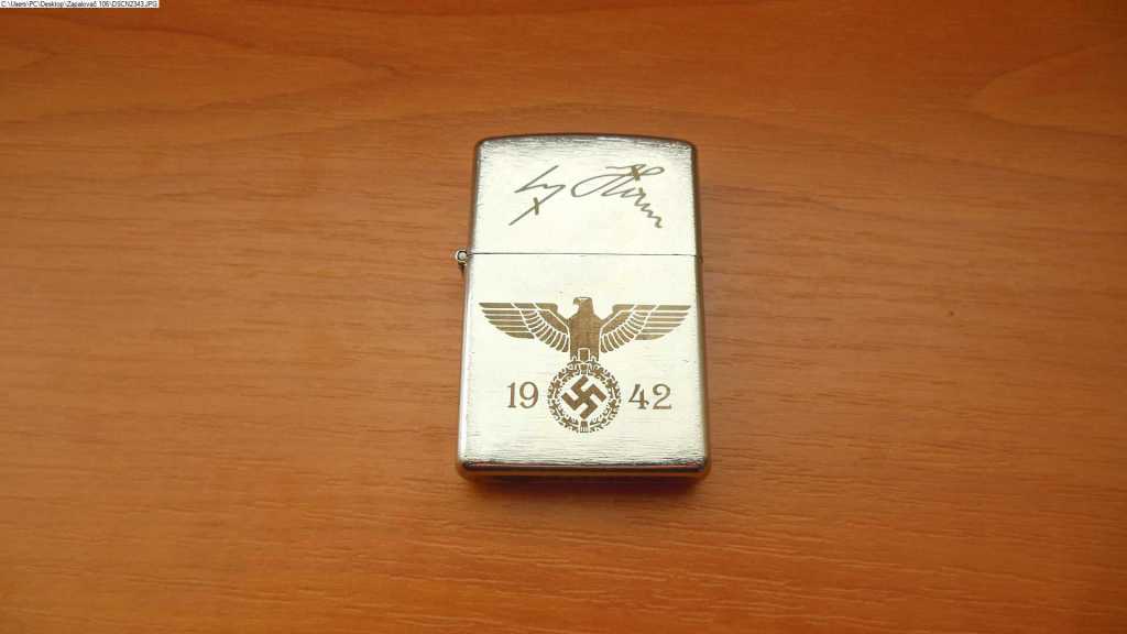Německý zapalovač s podpisem A.H.