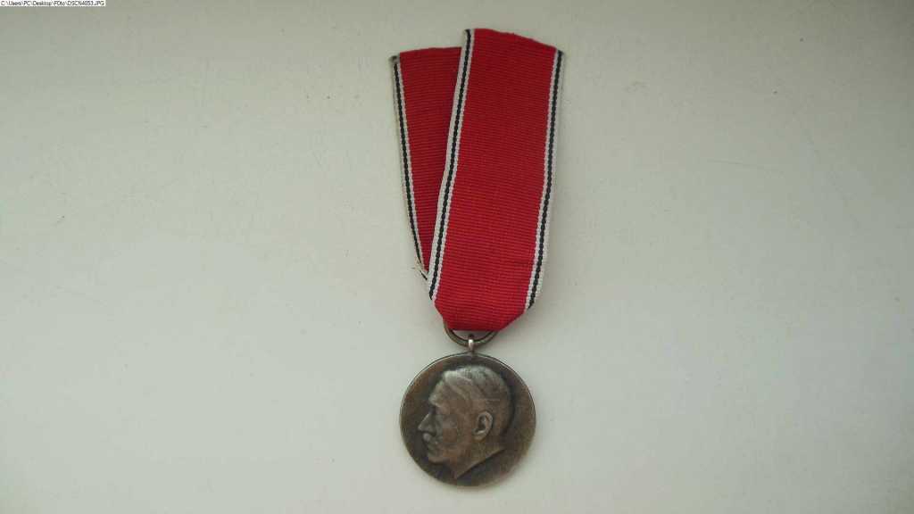 Medaile k 50. výročí narození AH
