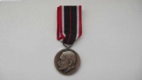 Medaile k 50. výročí narození AH